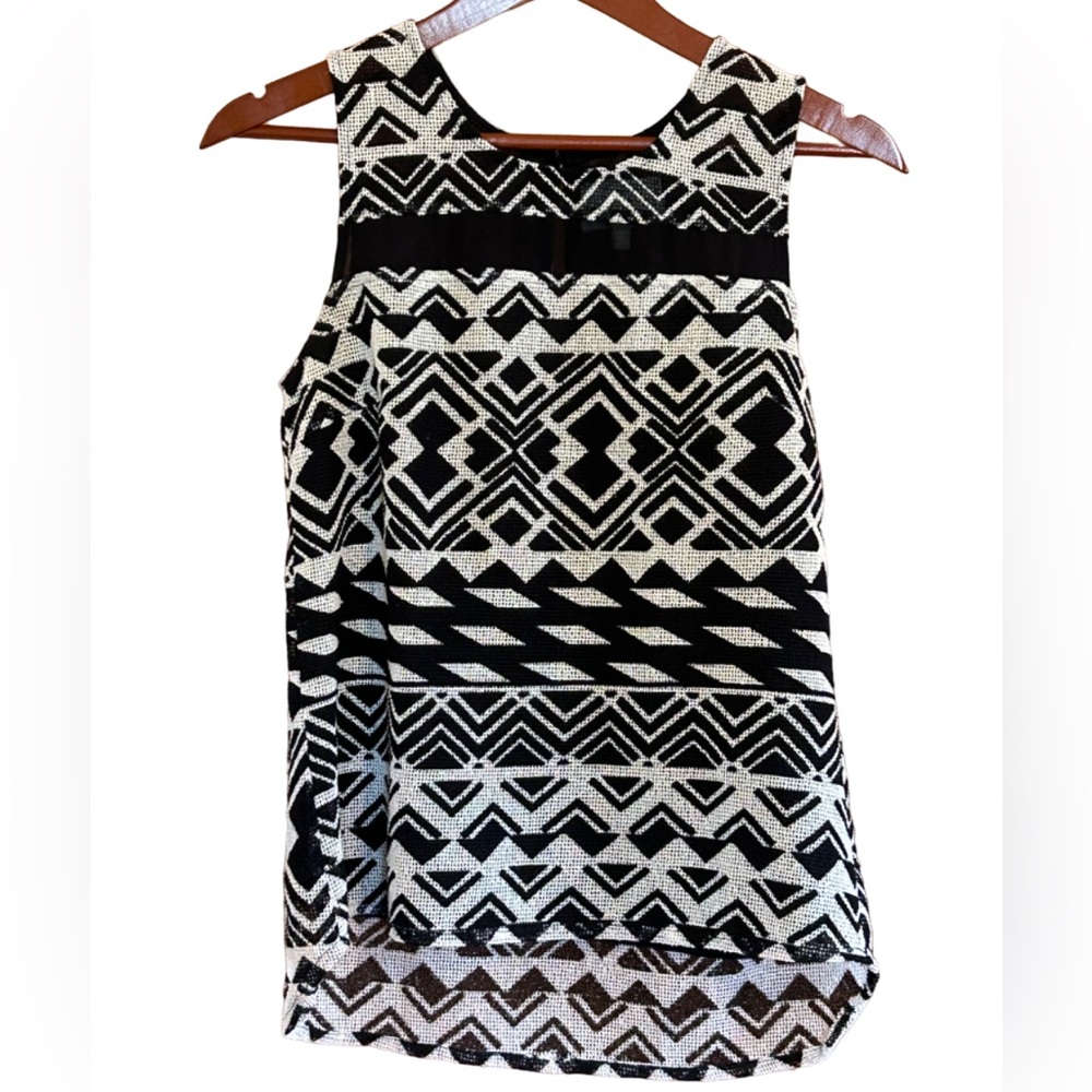 Skies are Blue Aztec Pattern Sleeveless Top - Size M